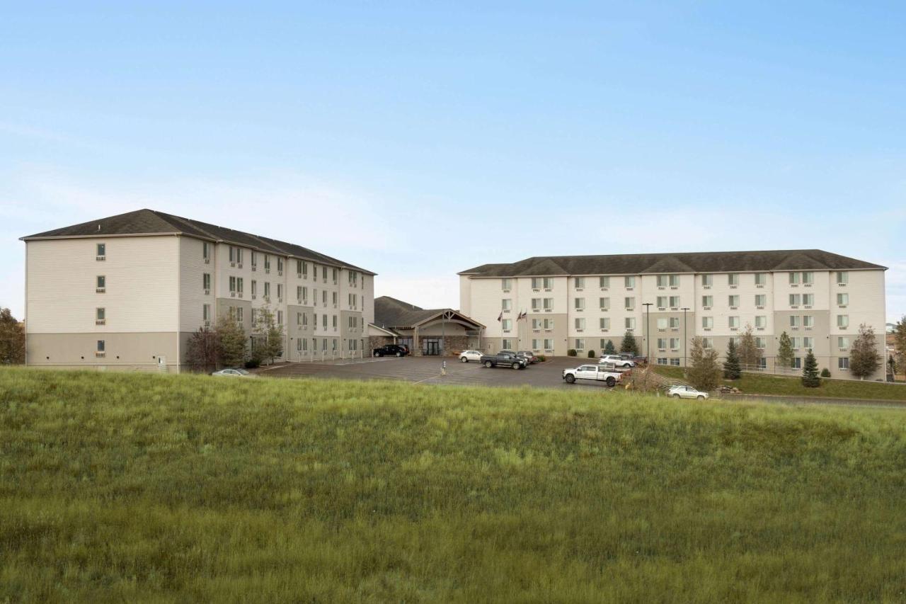 Bakken Airport Xwa Hotel & Studios วิลลิสตัน ภายนอก รูปภาพ